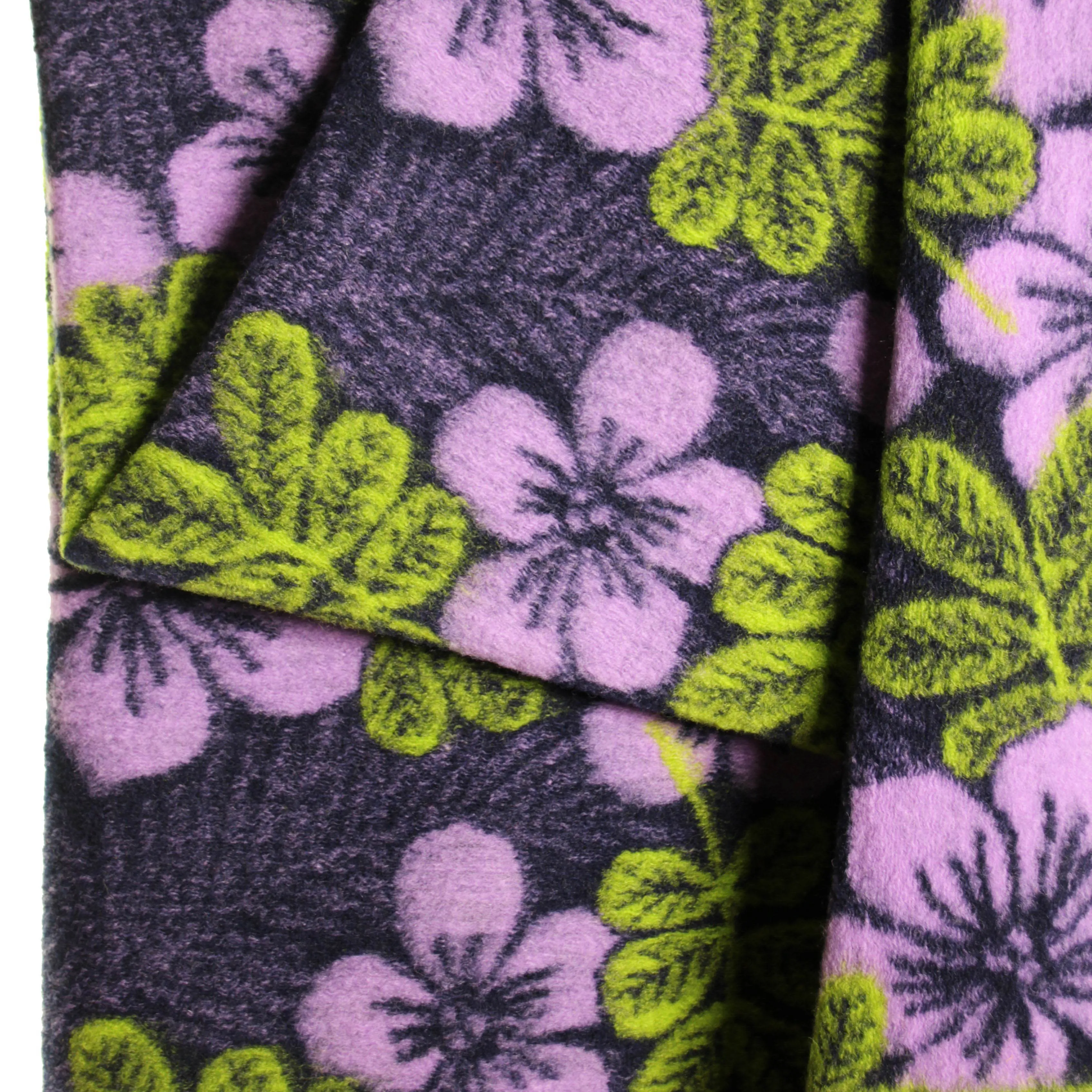 Mantelwol paars en groen flowerwool - Atelier Jupe